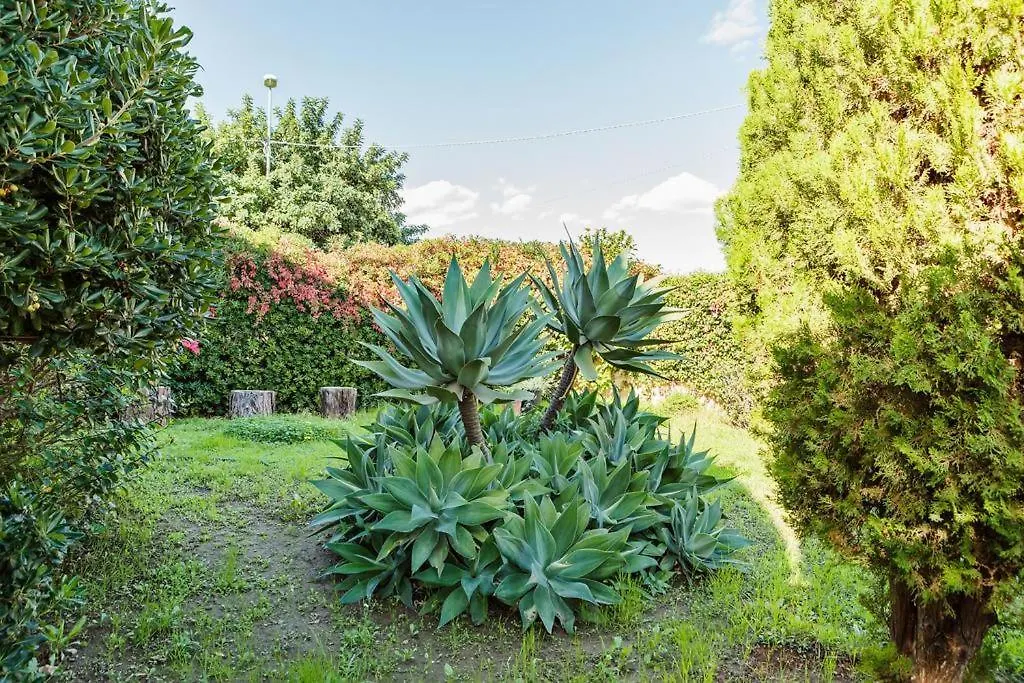 Villa Ginevra Fontane Bianche 0*,